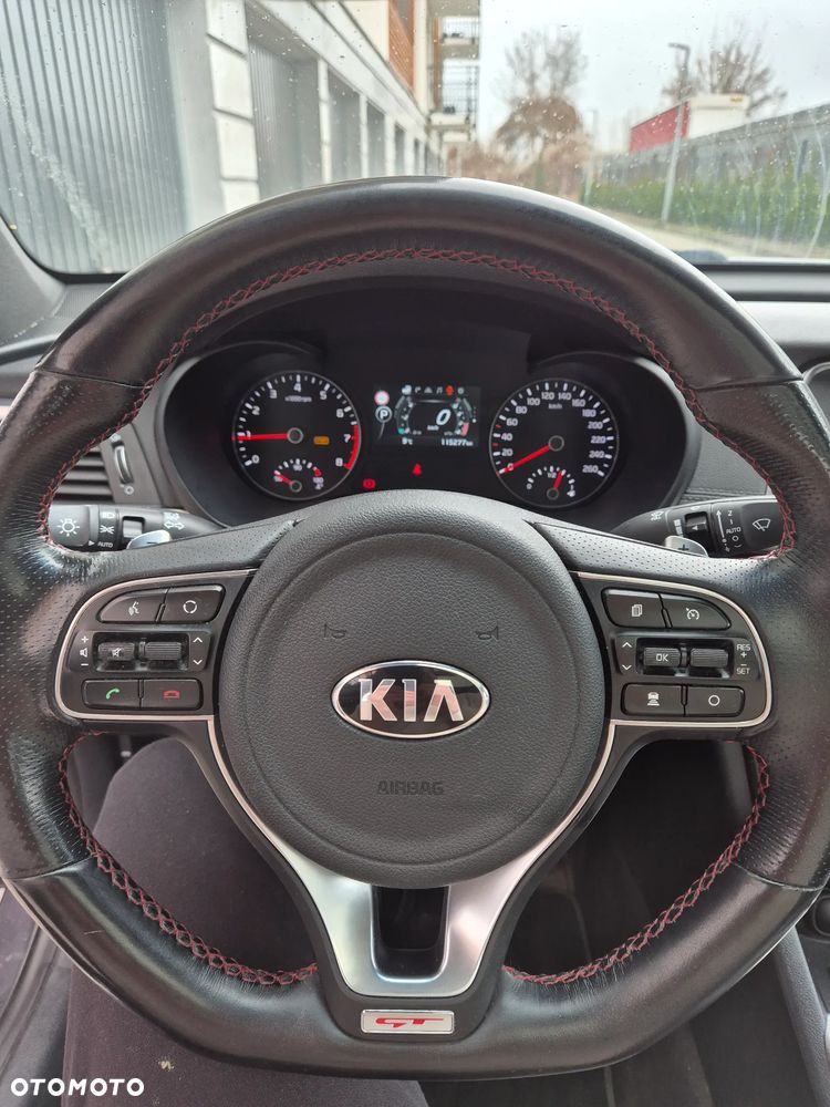 Kia Optima - 11