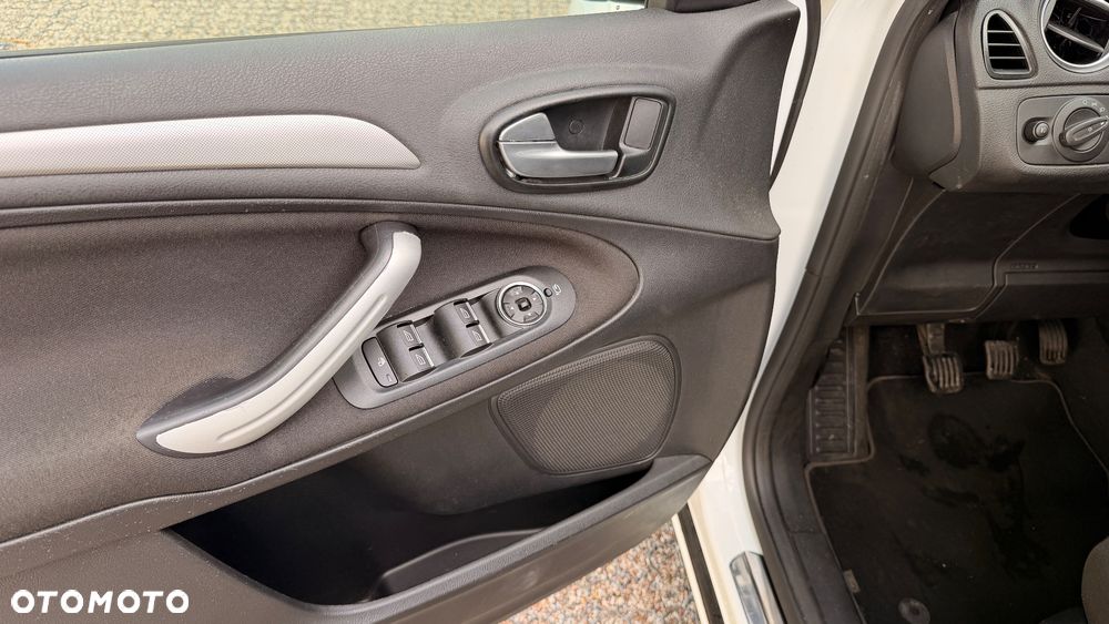 Ford S-Max 2.0 TDCi DPF Titanium - 16