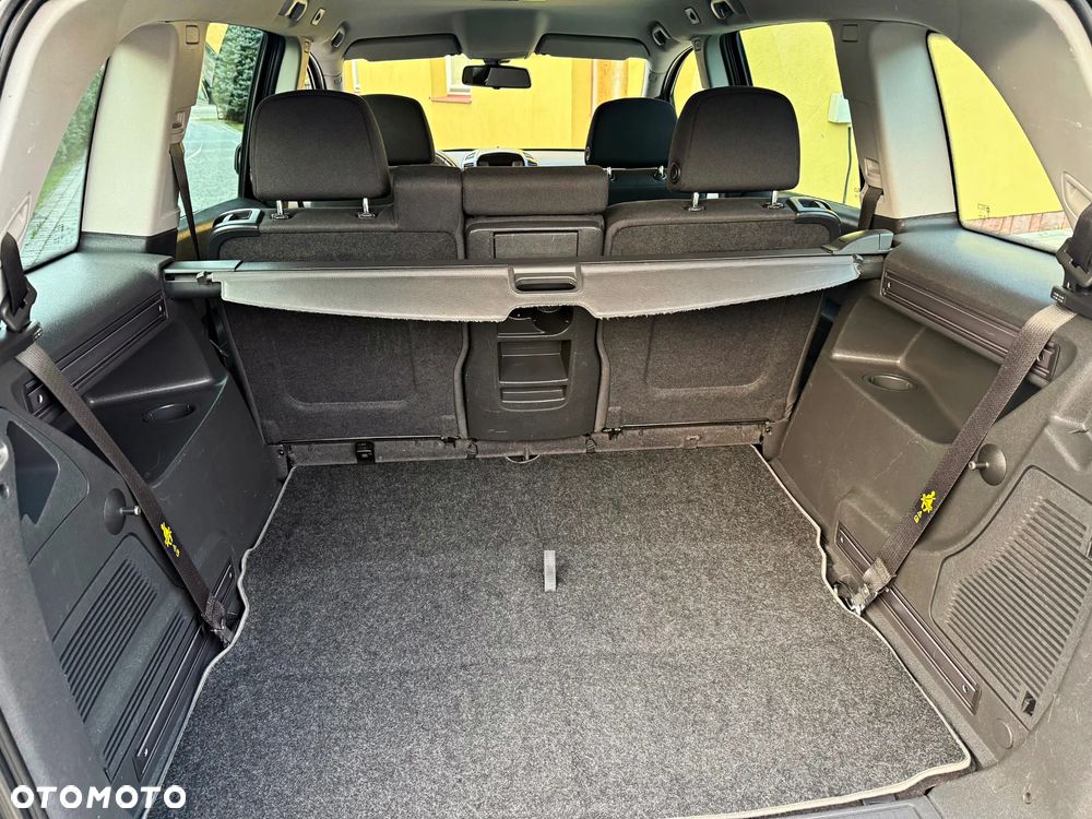 Opel Zafira - 12