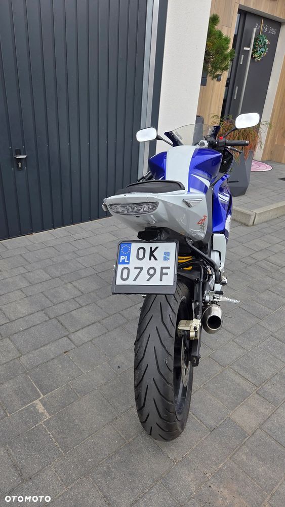Yamaha YZF - 9