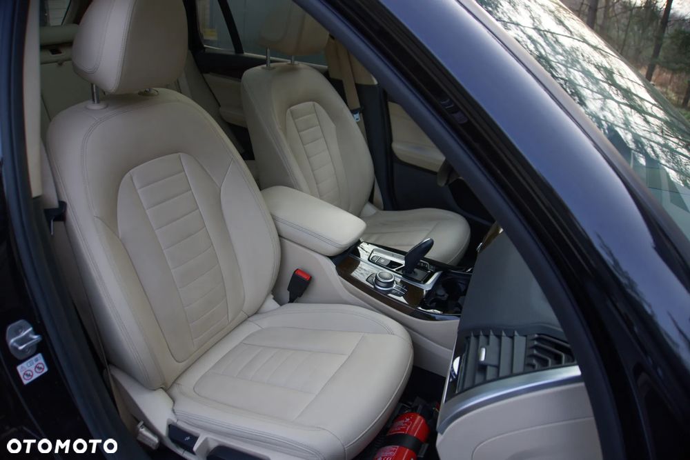 BMW X3 xDrive20d Luxury Line - 15