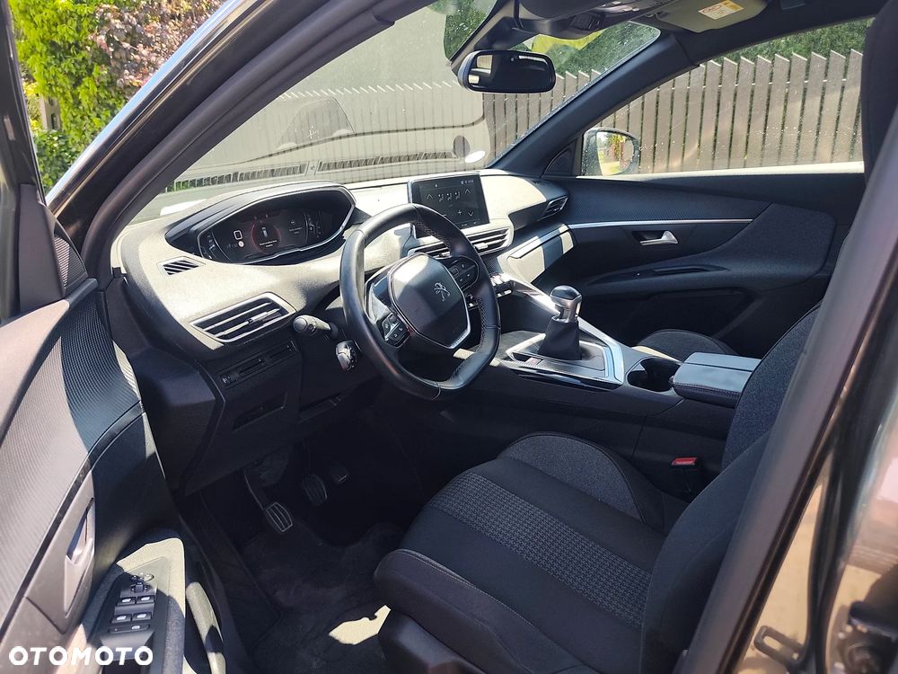 Peugeot 3008 1.2 PureTech Allure S&S - 7