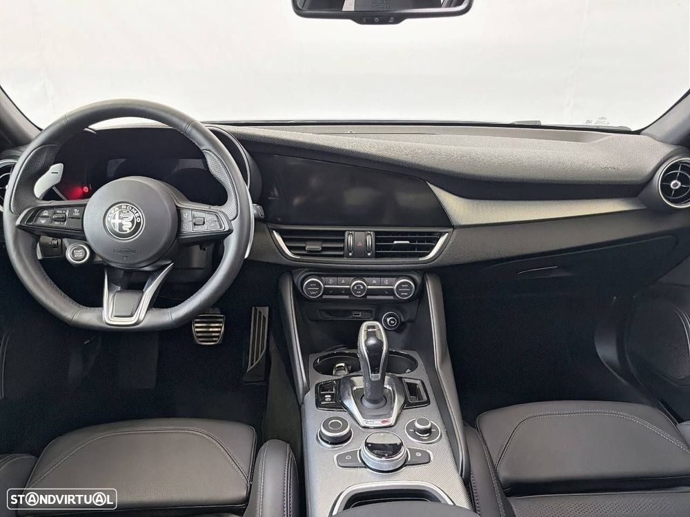 Alfa Romeo Giulia 2.0 T Veloce Q4 AT8 - 8