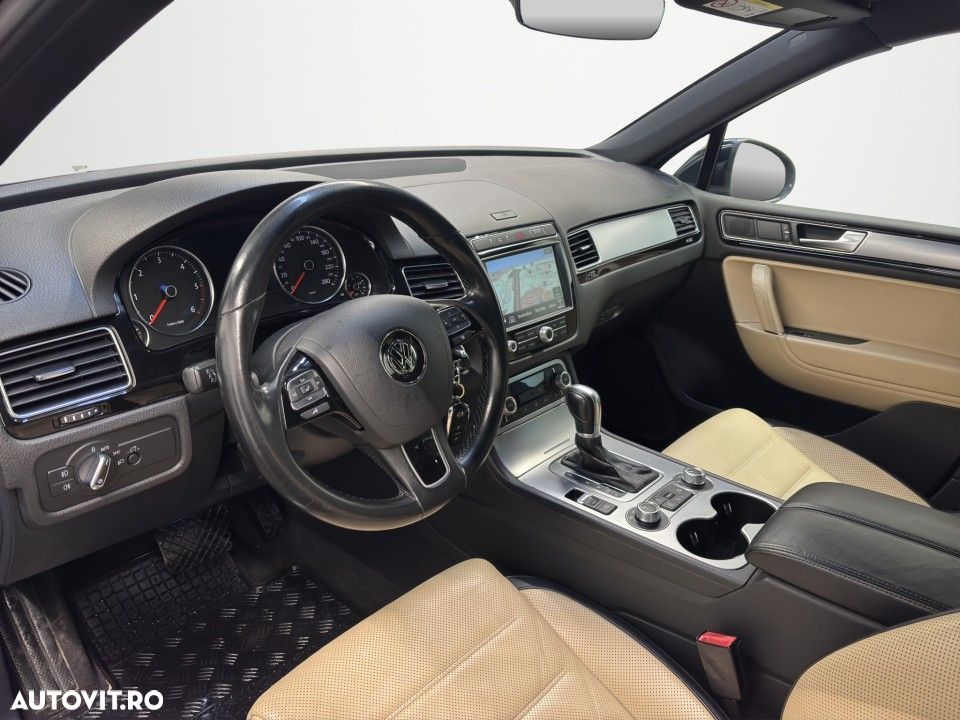 Volkswagen Touareg - 12