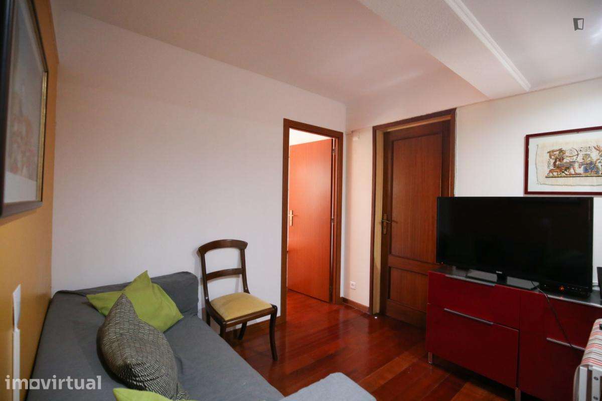 Quarto - localizado em Carnide Lisbon - Grande imagem: 5/22