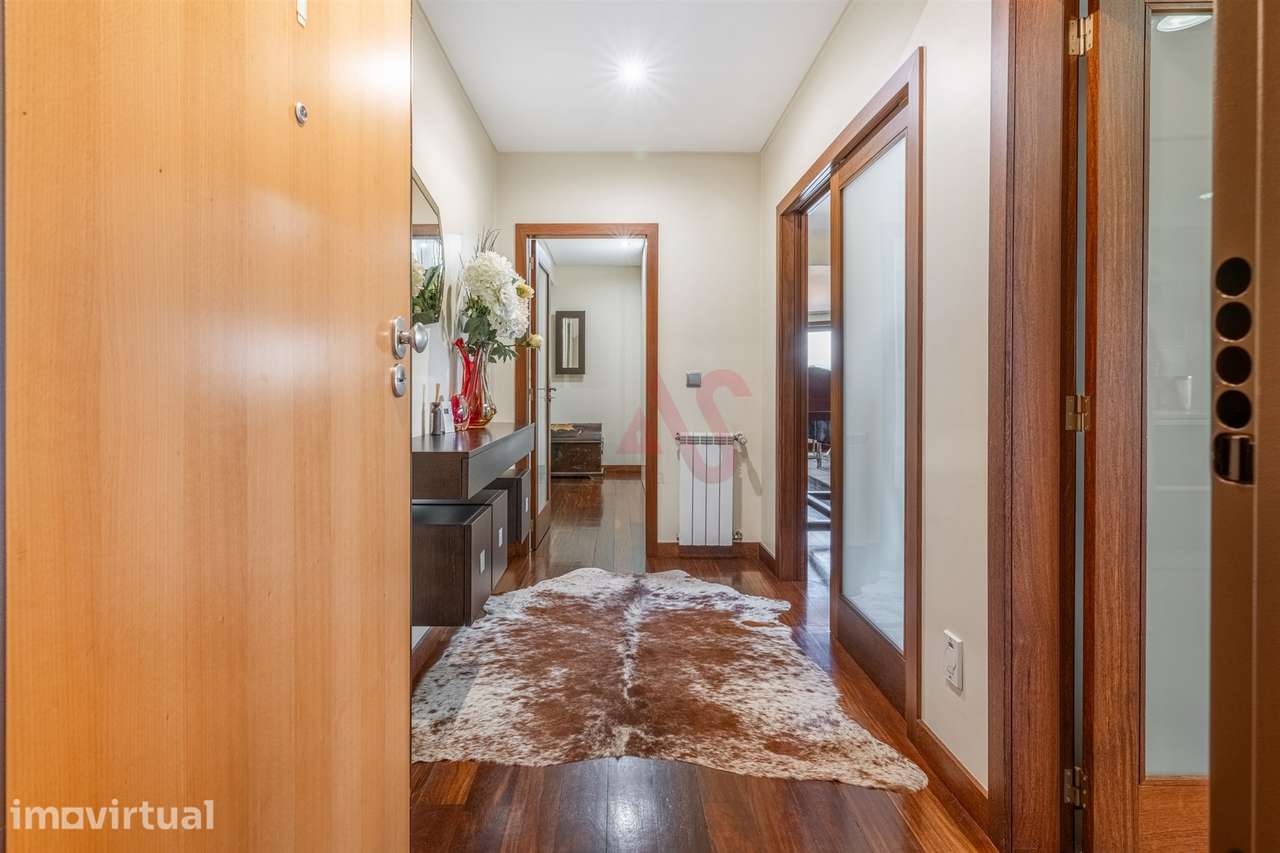 OPORTUNIDADE EXCLUSIVA: Apartamento T3 de Luxo, Totalmente Mobilado e - Grande imagem: 5/28