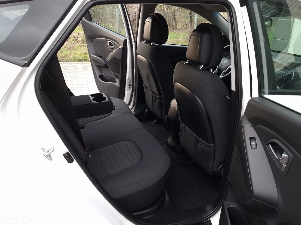 Hyundai ix35 1.6 2WD Fifa World Cup Edition - 11