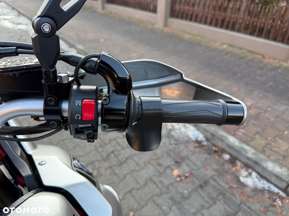 Yamaha Super Tenere - 24