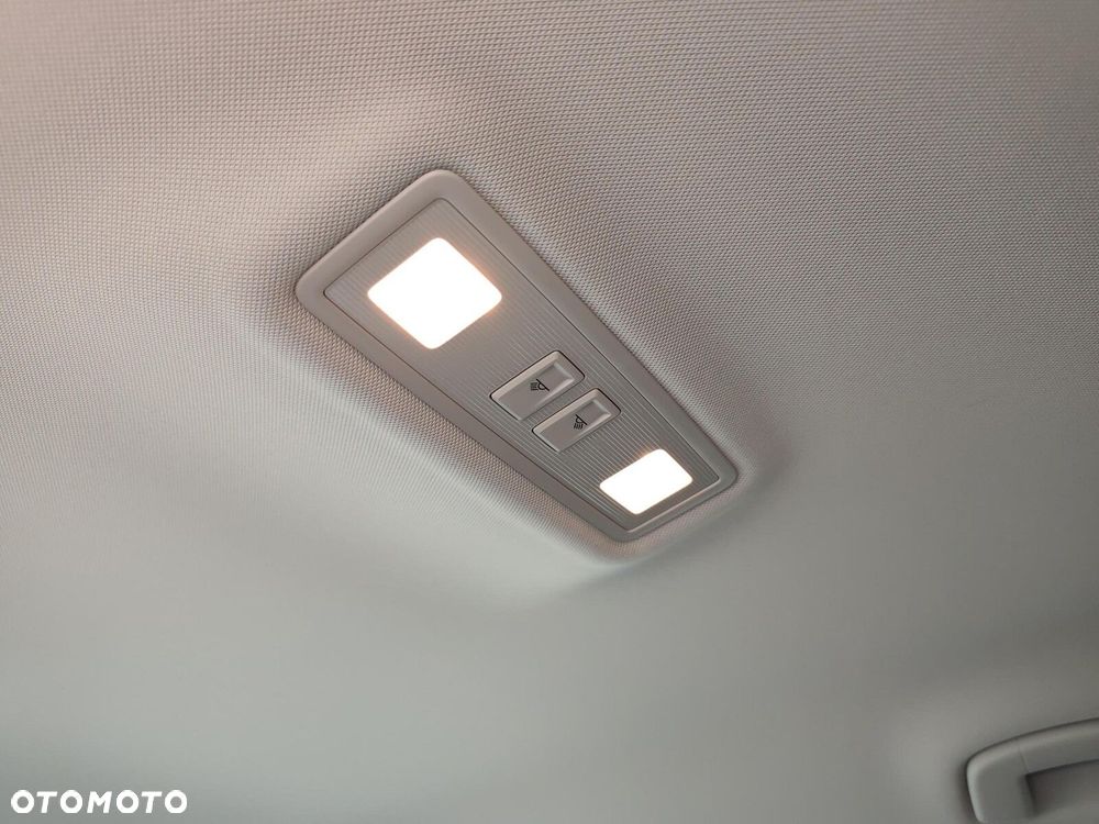 Volkswagen T-Roc 1.5 TSI Life Plus DSG - 28