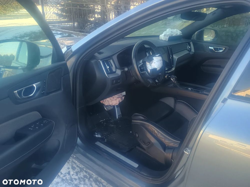 Volvo XC 60 T5 AWD Geartronic RDesign - 17