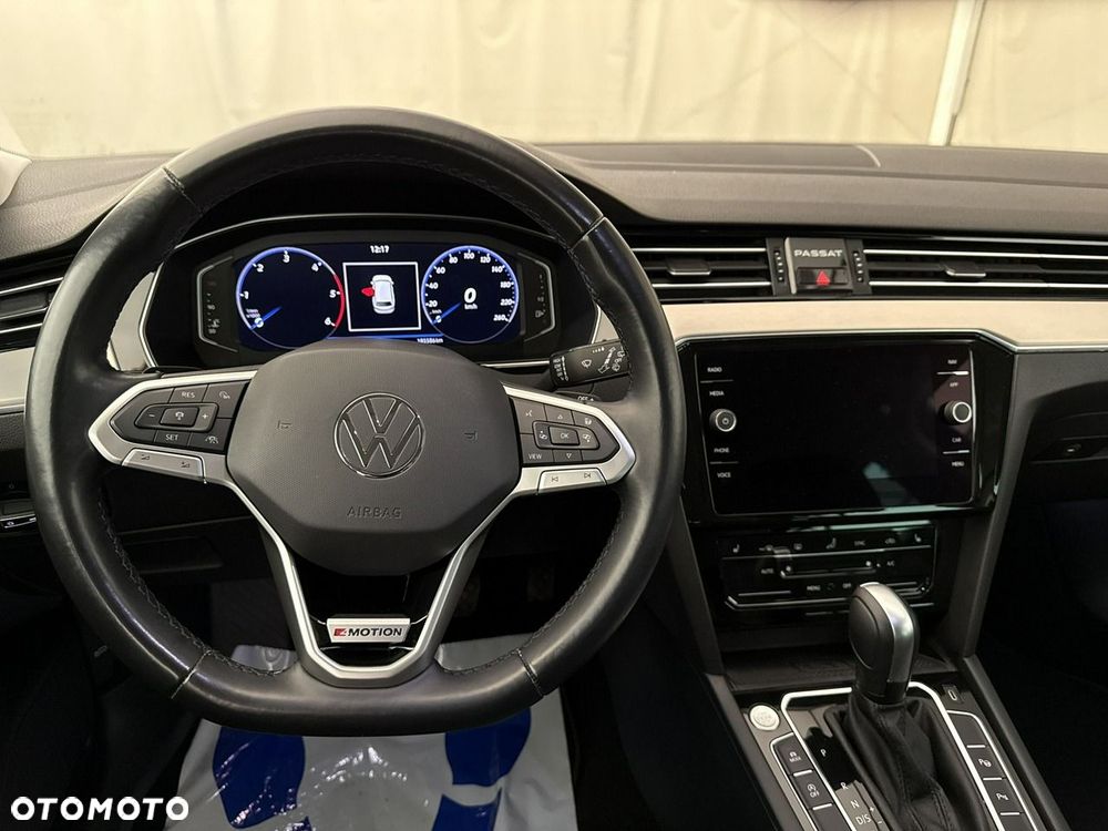 Volkswagen Passat - 15