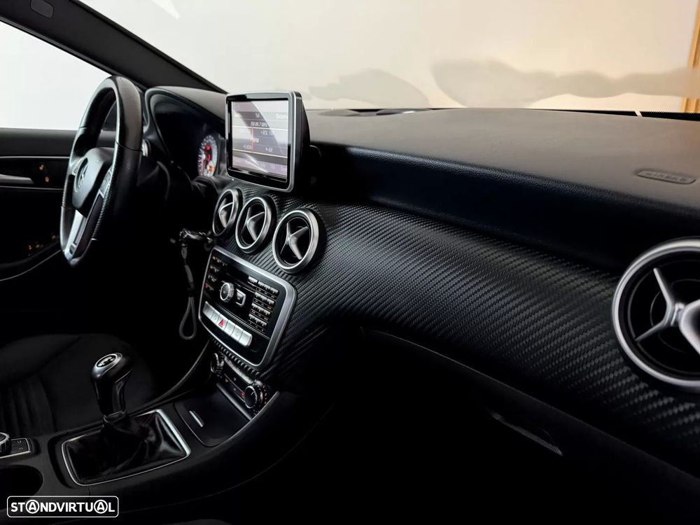 Mercedes-Benz A 180 d AMG Line - 47