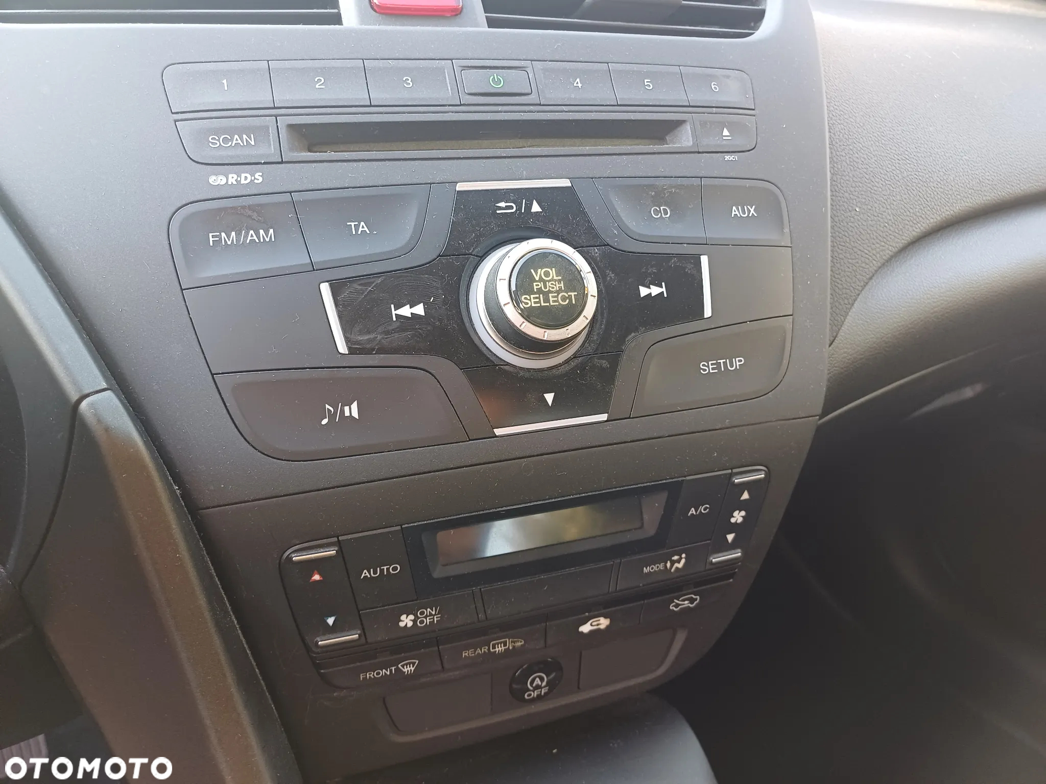 Honda Civic 1.4 i-VTEC Comfort - 32