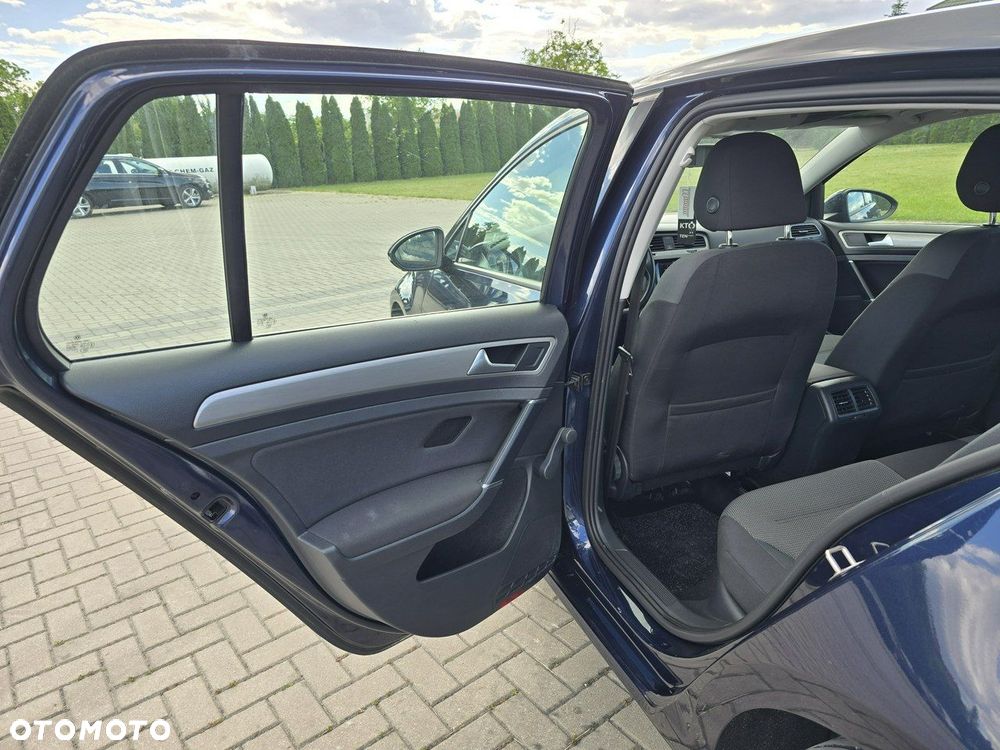 Volkswagen Golf - 20