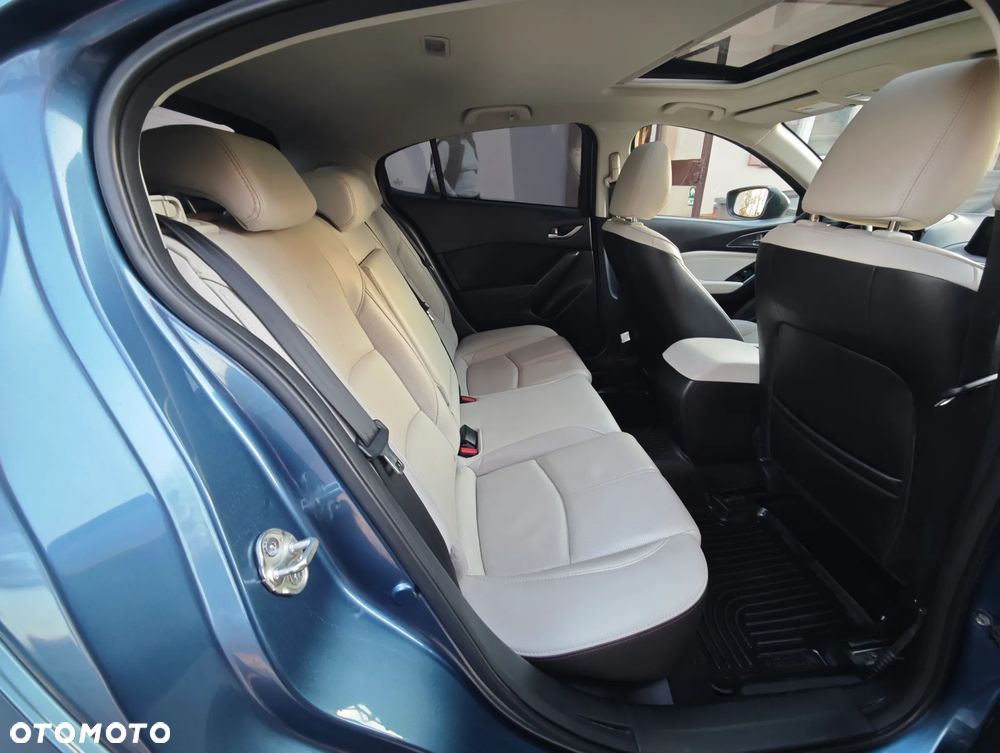 Mazda 3 - 16