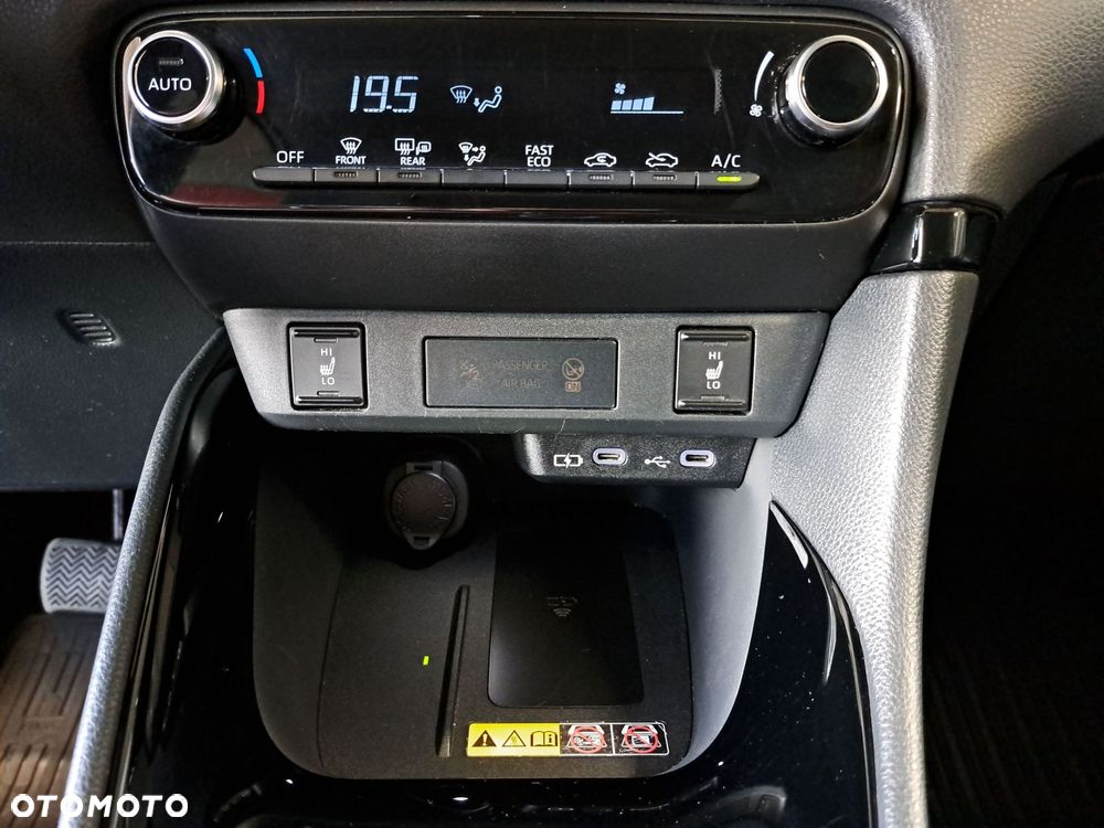 Toyota Yaris Hybrid 1.5 Style - 25