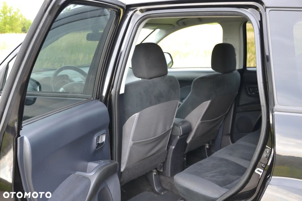 Mitsubishi Outlander 2.4 2WD Plus - 31