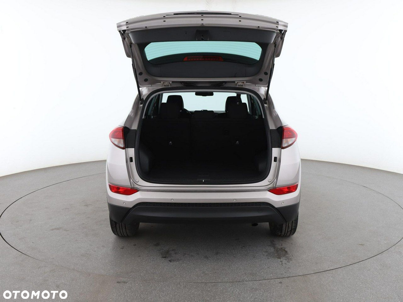 Hyundai Tucson 1.7 CRDI BlueDrive Style 2WD - 19