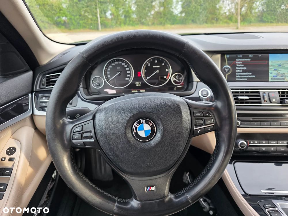 BMW Seria 5 520d xDrive - 12