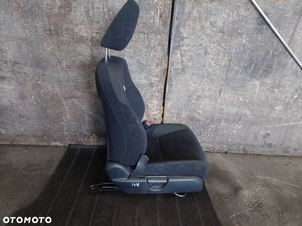 FOTEL PRAWY PRZÓD PASAŻERA HONDA CIVIC IX HB 5D - 2