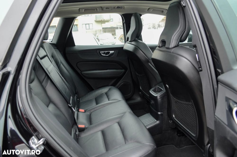 Volvo XC 60 T6 AWD Recharge Geartronic Inscription - 27