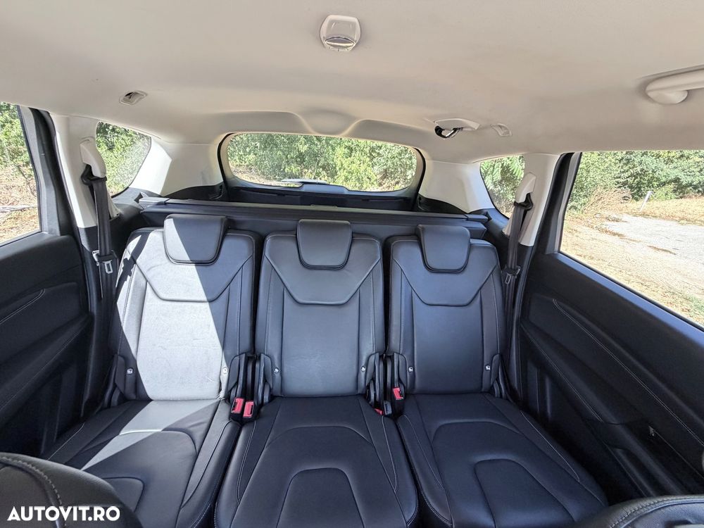 Ford S-Max - 10