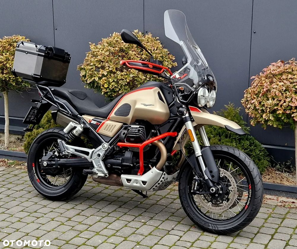 Moto Guzzi V85