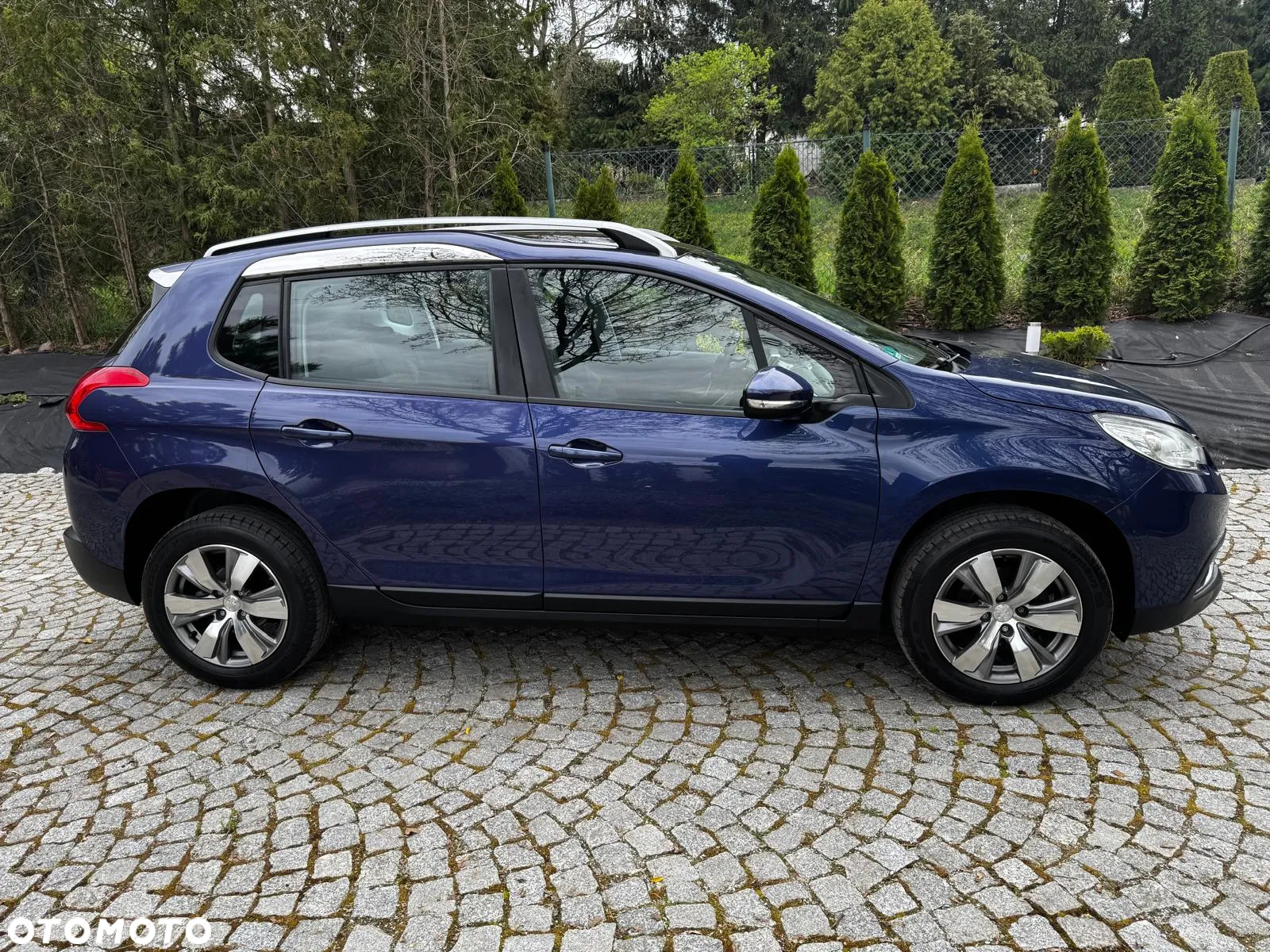 Peugeot 2008 1.2 Pure Tech Style - 4