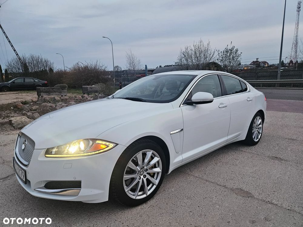 Jaguar XF 2.0 T Premium Luxury - 17