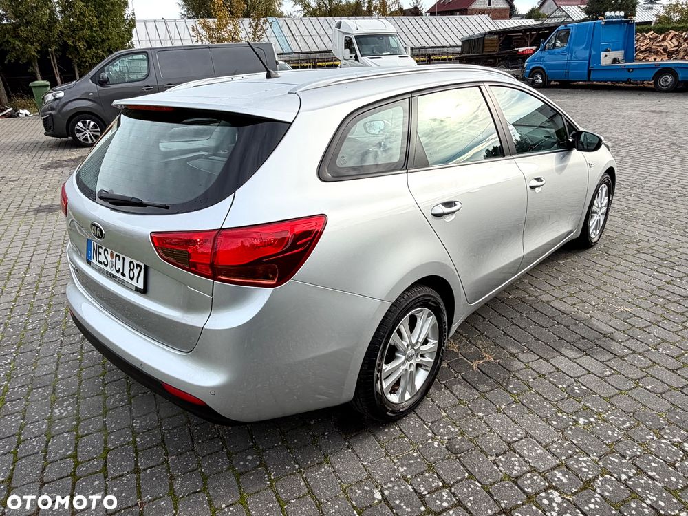 Kia Ceed - 4