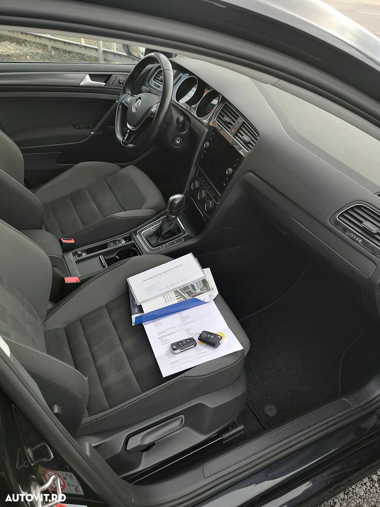 Volkswagen Golf - 26