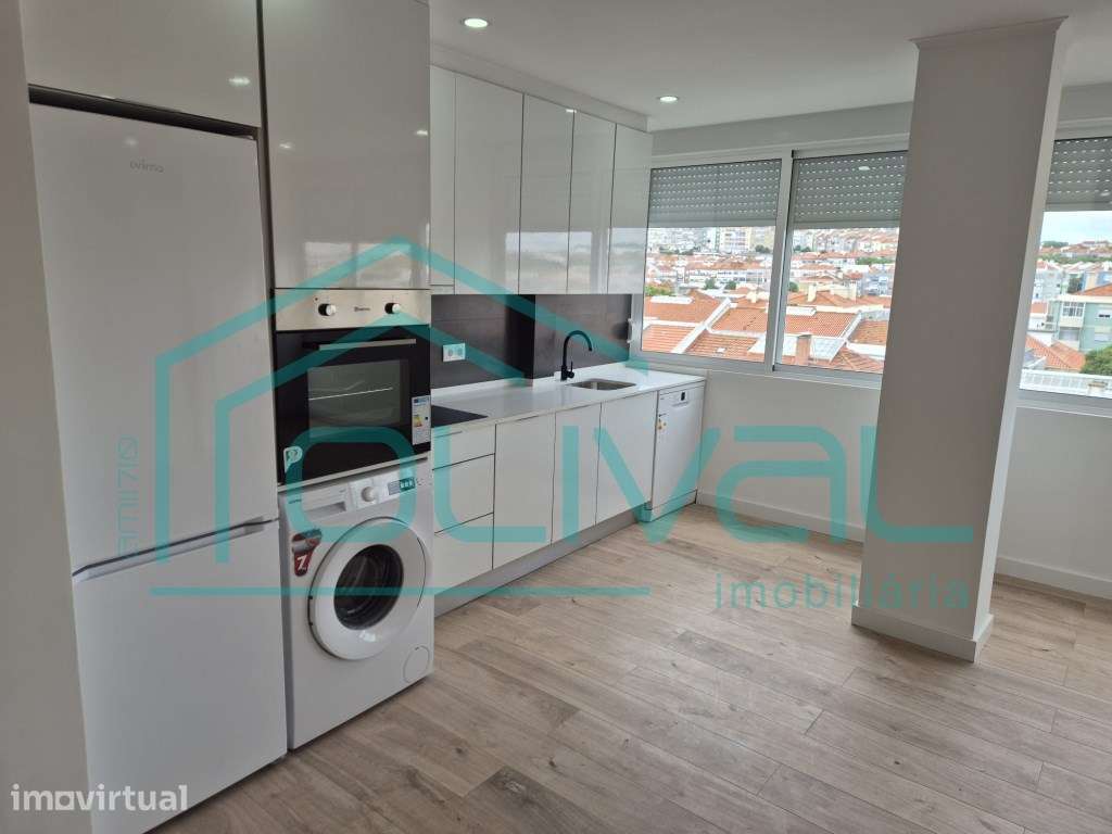 Apartamento T4 Remodelado - Grande imagem: 2/40