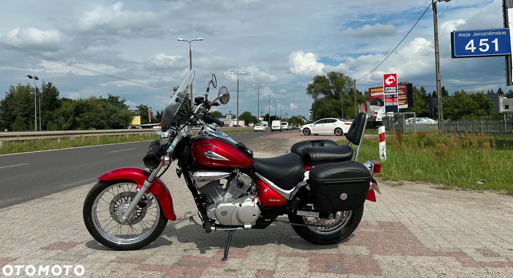 Suzuki Intruder - 1