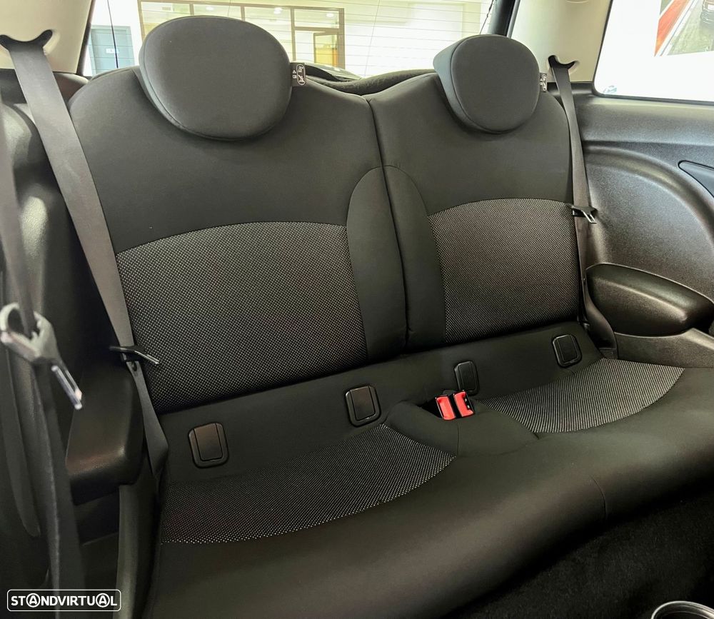 MINI 3 Portas One D - 11