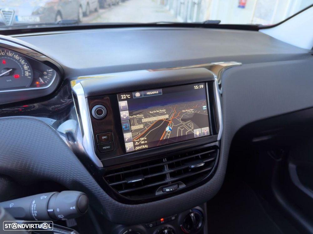Peugeot 208 1.2 PureTech Style - 16