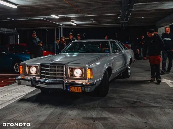 Ford Thunderbird - 2
