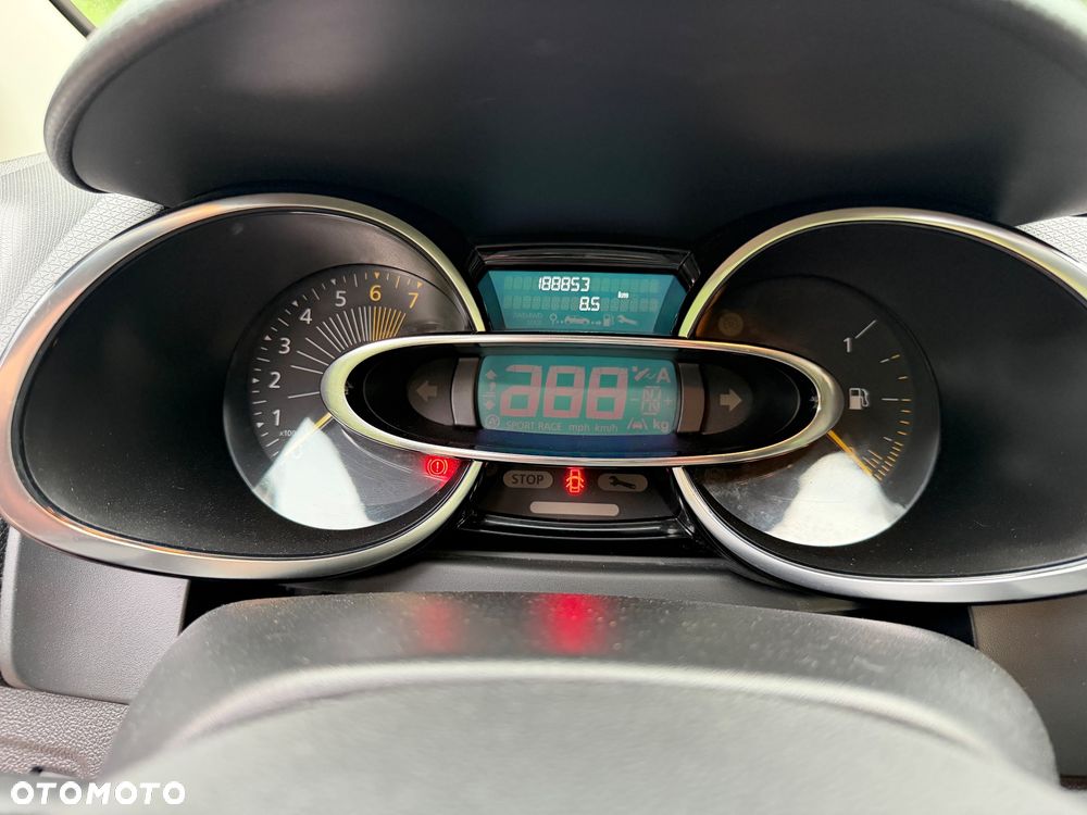 Renault Clio - 8