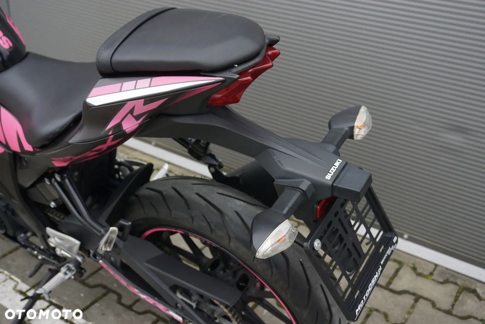 Suzuki GSX-R - 22