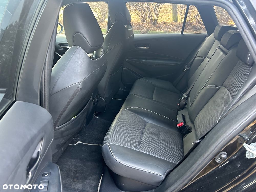 Toyota Corolla 2.0 Hybrid Executive - 18