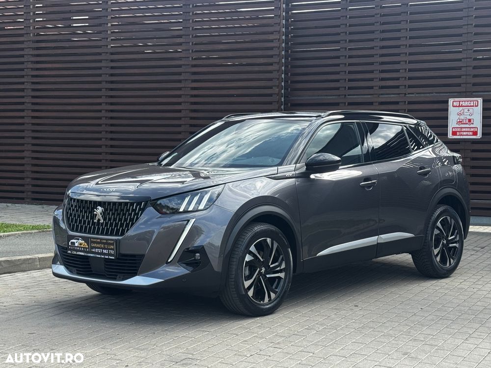 Peugeot 2008 PureTech 130 EAT8 GT - 4