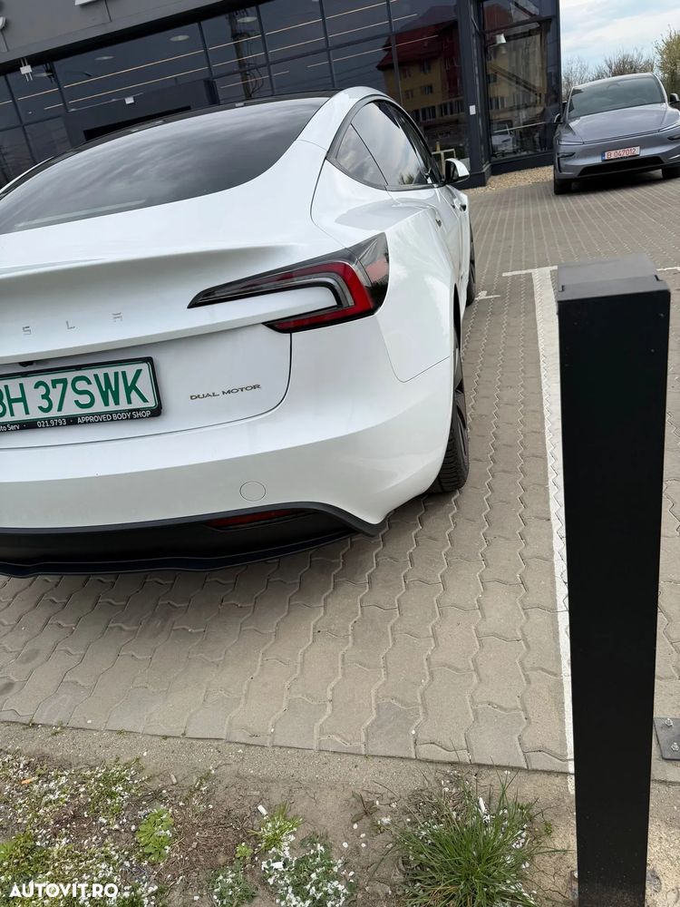 Tesla Model 3 - 9