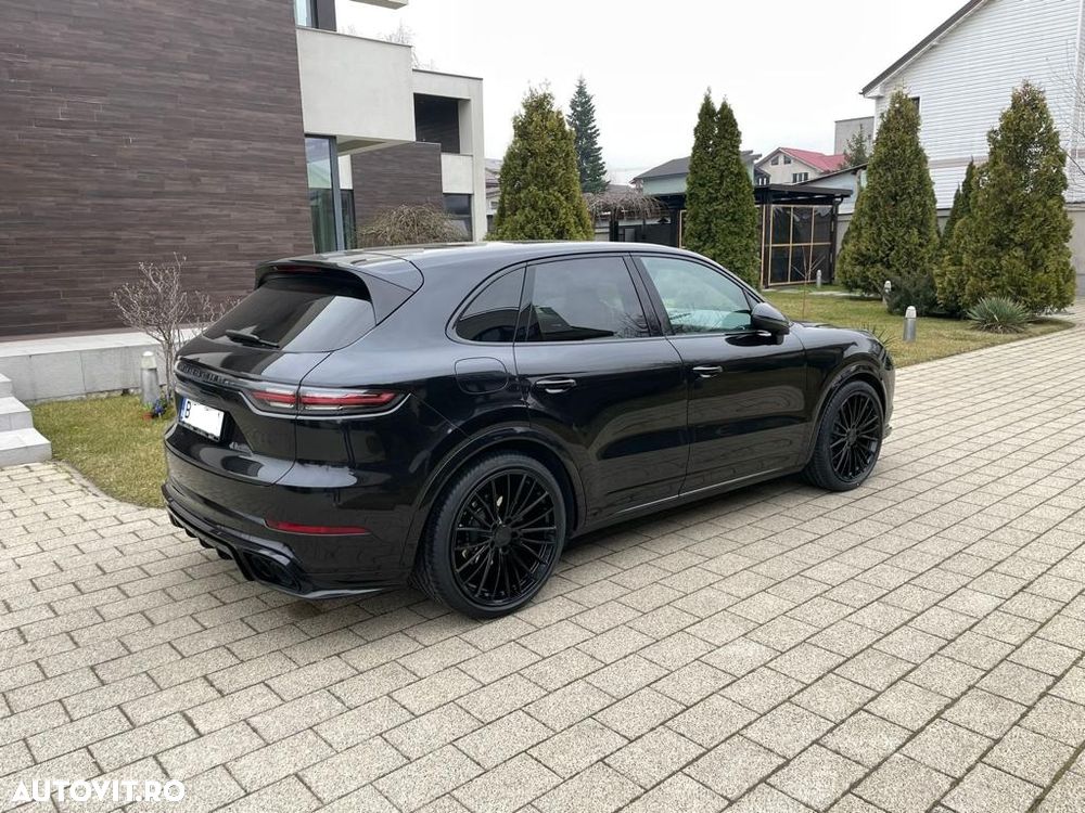 Porsche Cayenne - 2