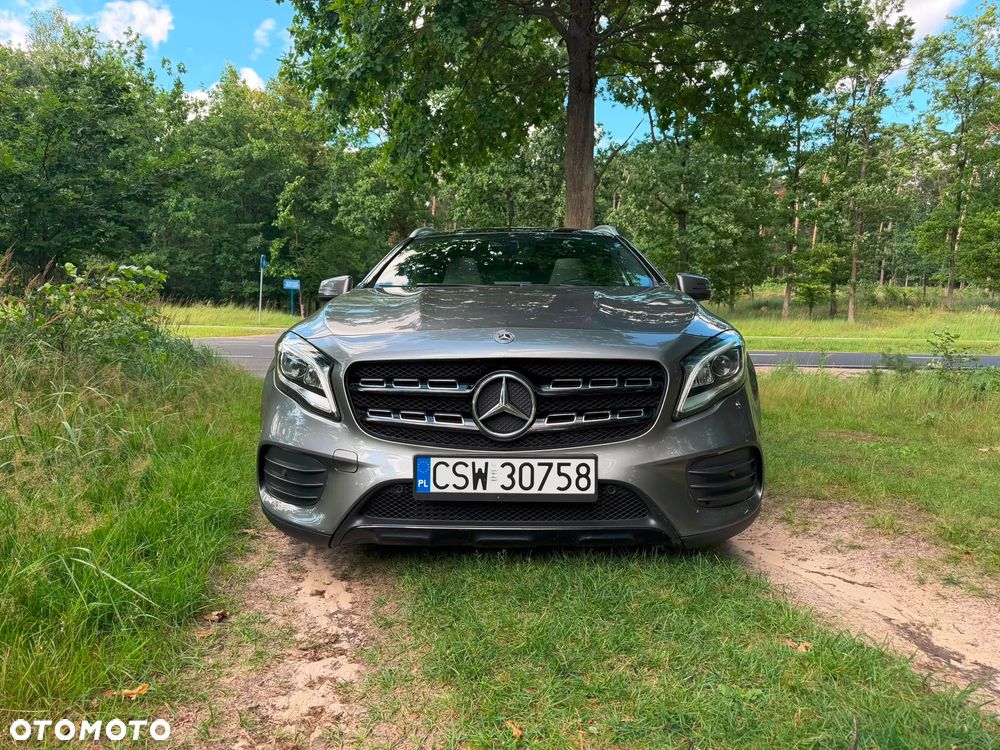 Mercedes-Benz GLA 220 d 4-Matic AMG Line - 33