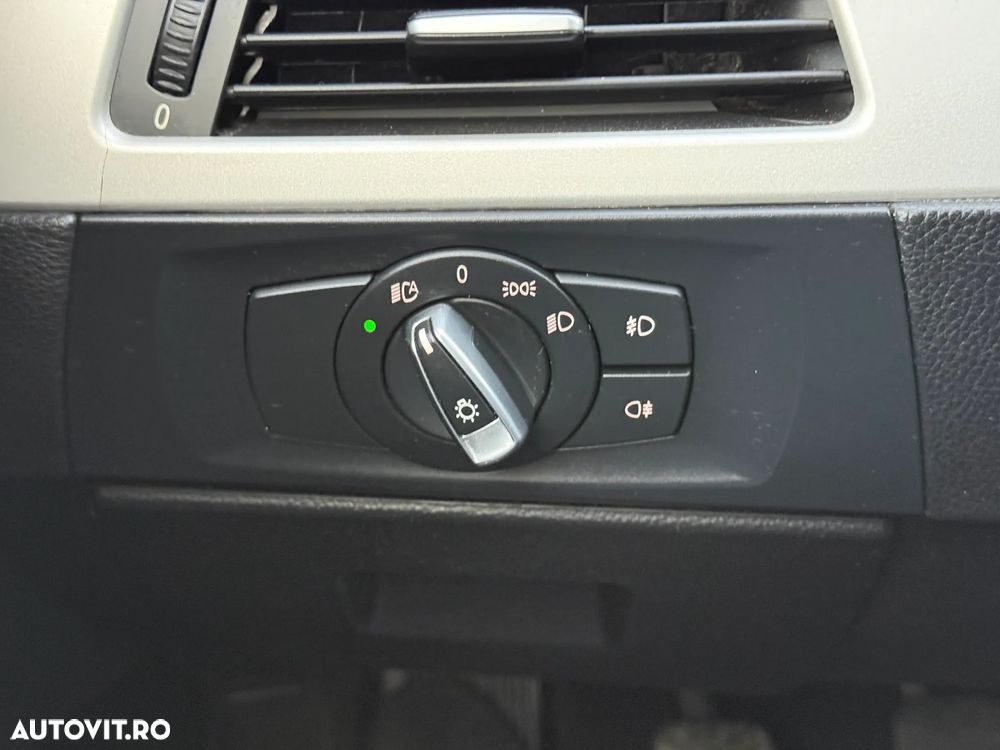 BMW Seria 3 318d DPF Touring Edition Exclusive - 24