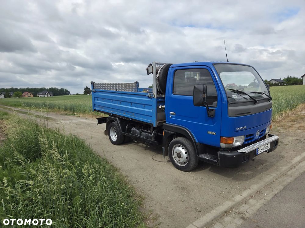 Nissan CABSTAR - 9