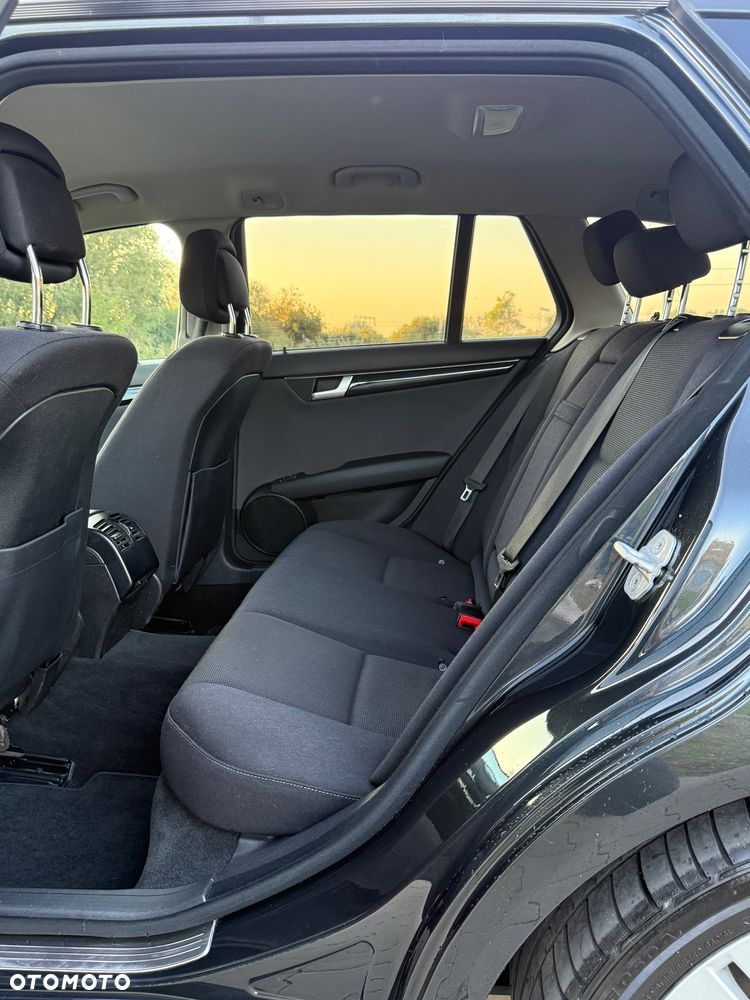Mercedes-Benz Klasa C 180 CGI Automatik BlueEFFICIENCY - 20