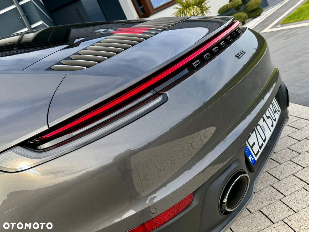 Porsche 911 Carrera 4S - 22