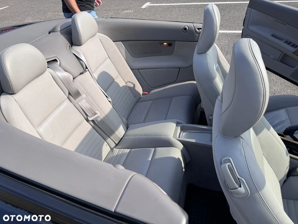 Volvo C70 2.0D Momentum - 26