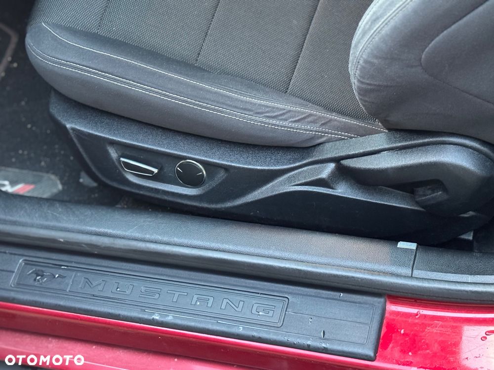 Ford Mustang 3.7 V6 Premium - 9