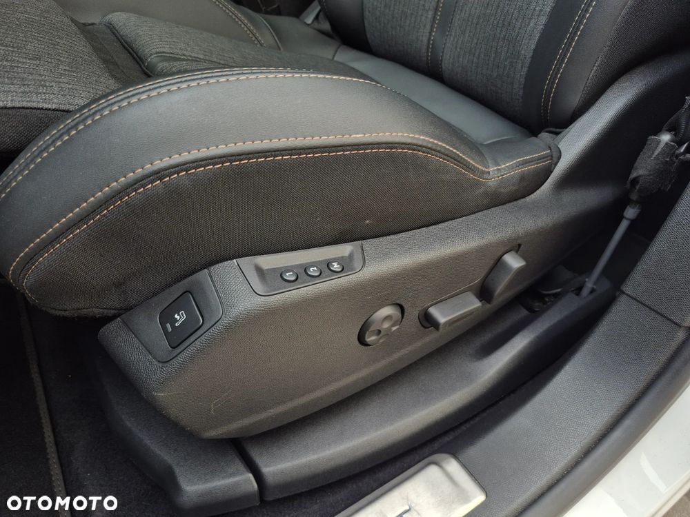 Peugeot 3008 1.6 PureTech GPF GT Line S&S EAT8 - 15